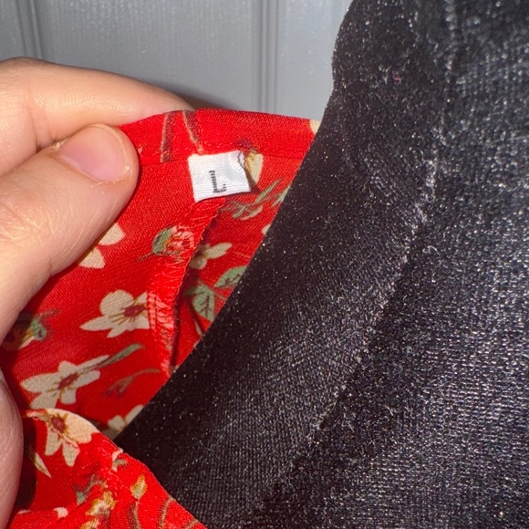 Chic Red Floral Women's Long Sleeve Top - Picture 4 of 14